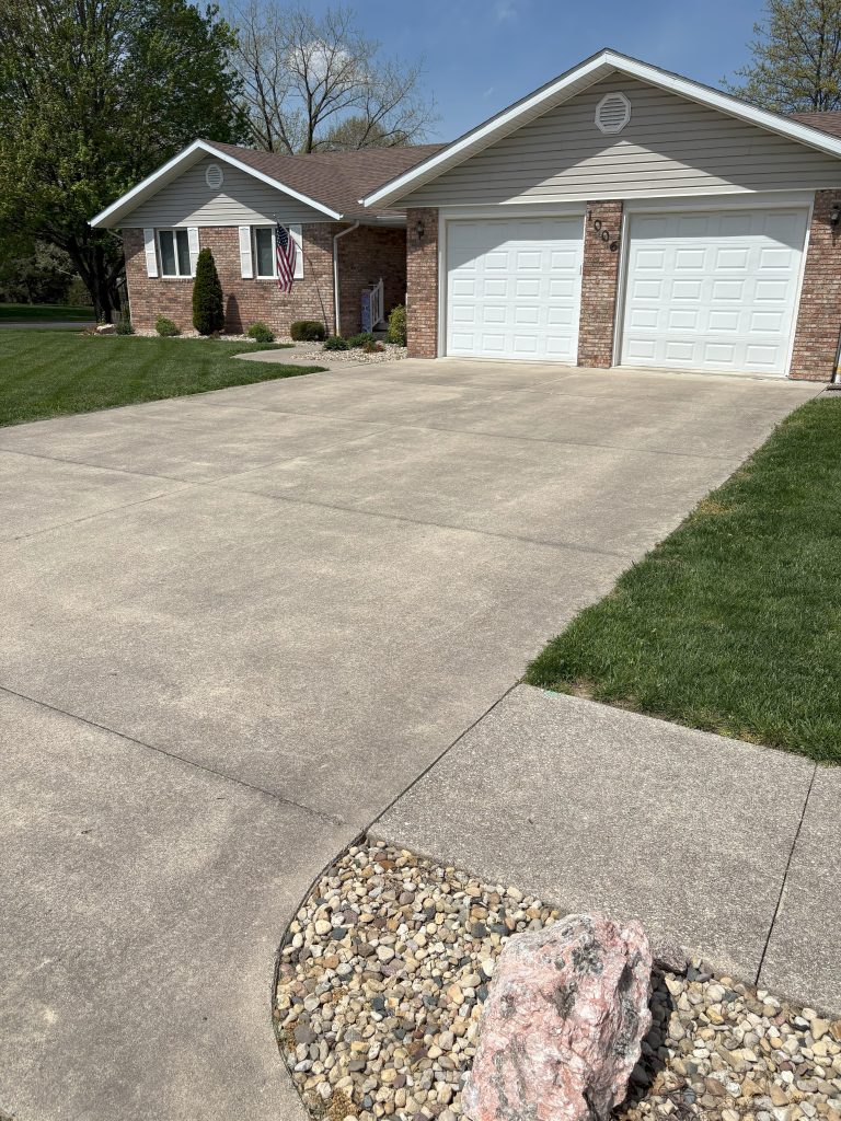 Soft Washing in Illinois